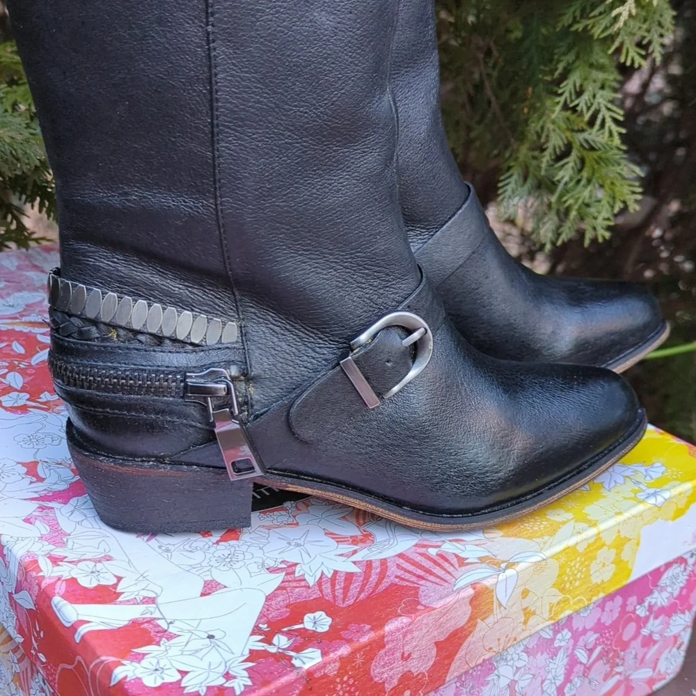 Chinese Laundry Western-Inspired Solar Boots